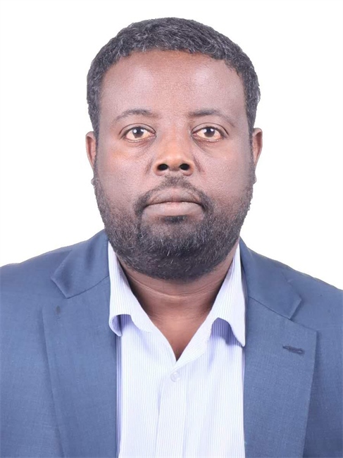 圖為埃塞俄比亞亞的斯亞貝巴大學(xué)政策研究員巴盧·德米西。受訪者供圖