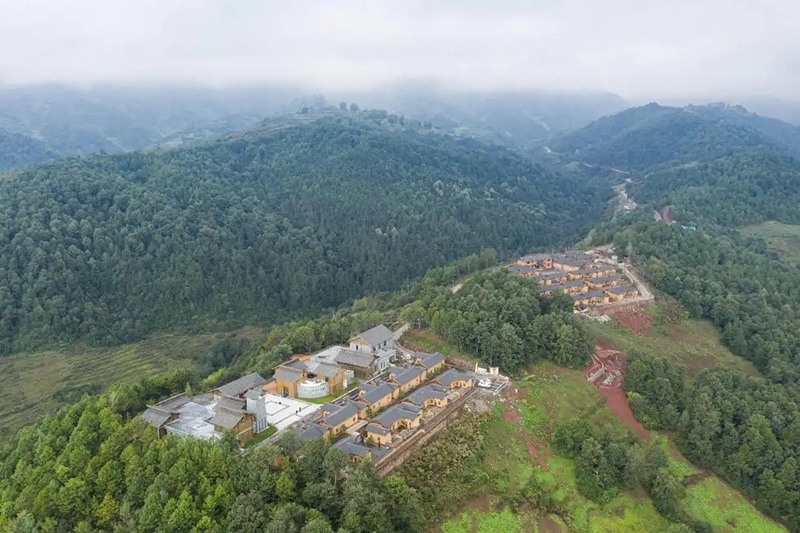 2020年10月13日拍攝的三河村新村聚居點。 