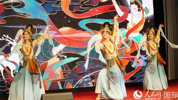 敦煌舞蹈表演。人民網(wǎng) 蔣曉辰攝