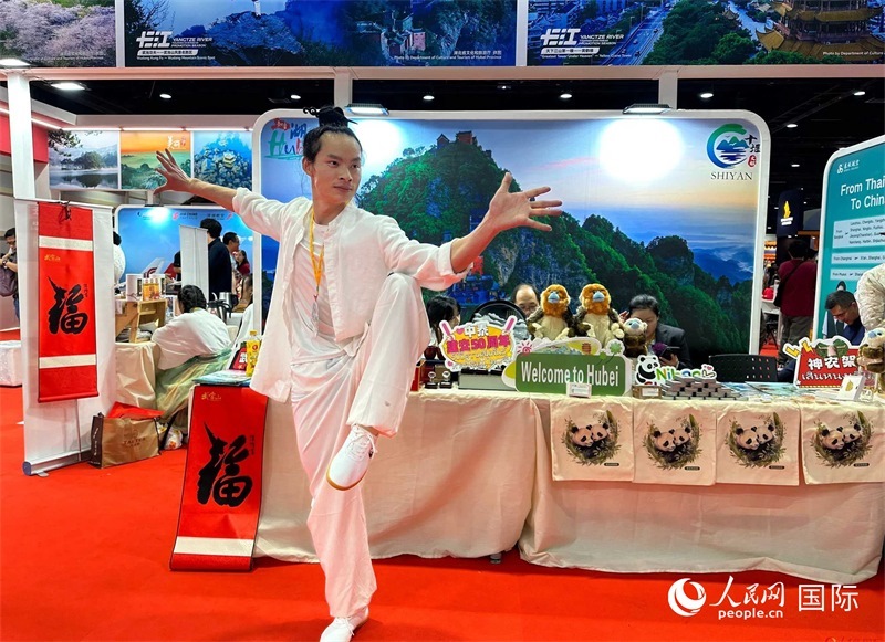 中國武當(dāng)功夫走進(jìn)東南亞，以精湛的武藝和飄逸的身姿詮釋中國武術(shù)的精髓。人民網(wǎng)記者 簡承淵攝