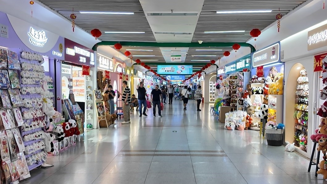 4月30日，義烏國際商貿(mào)城一區(qū)現(xiàn)場。人民網(wǎng)記者 王仁宏攝