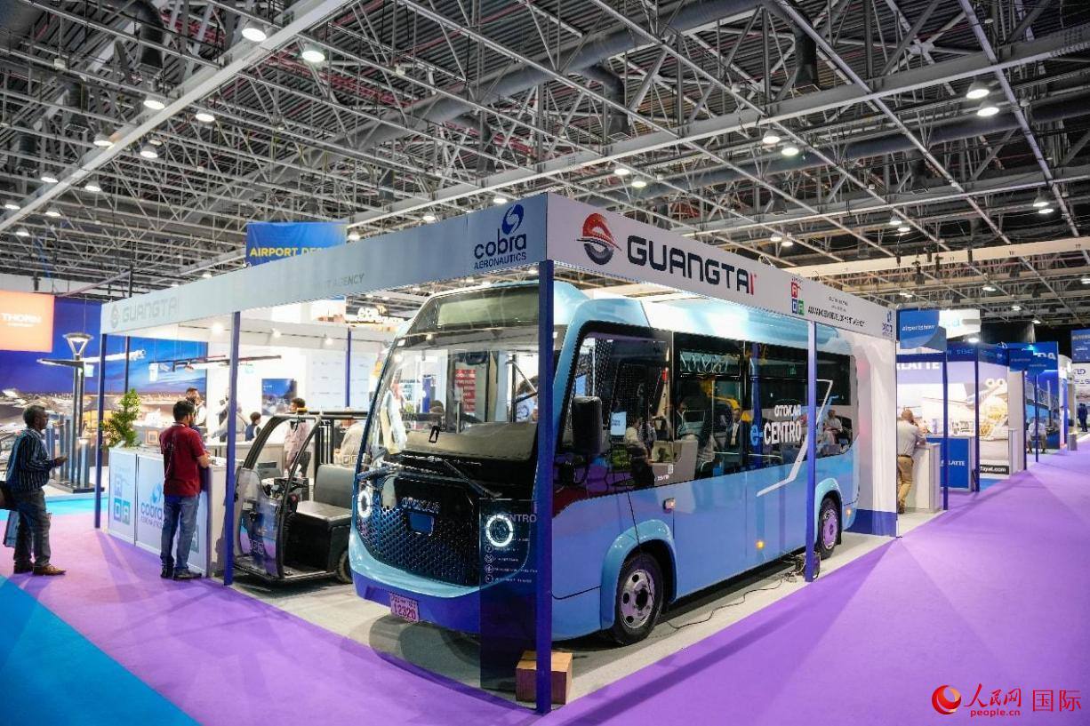 展會展示的電動大巴車。人民網(wǎng)塔里克·易卜拉欣攝