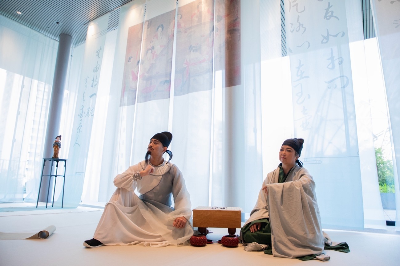 白居易與茶仙盧仝。中國駐大阪旅游辦事處供圖