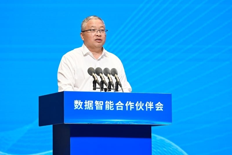 圖為豫資控股集團黨委書記、董事長秦建斌。