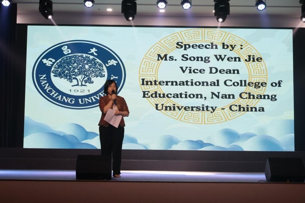 宋文杰致辭。哈山努丁大學(xué)孔子學(xué)院供圖