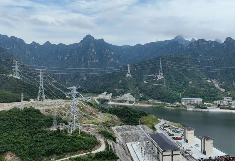 河北易縣:抽水蓄能電站配套工程500千伏特高壓送出線路投運(yùn)(2)XxjpsgC007022_20250827_PEPFN0A001.jpg